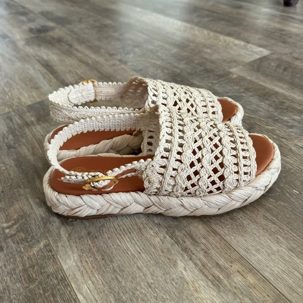 Like new! TORY BURCH RAFFIA ESPADRILLE SANDAL PLATFORM NATURAL/GOLD LOGO w/BOX